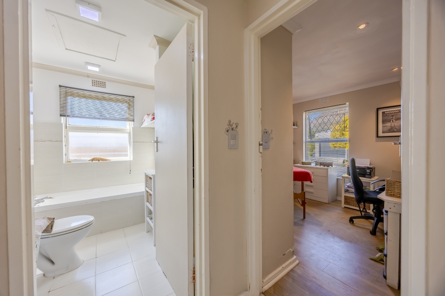 2 Bedroom Property for Sale in Lakeside Western Cape